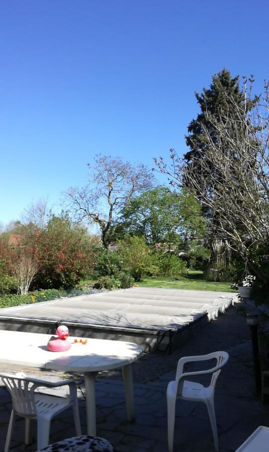 B And B Comme Chez Soi La Hestre Bagian luar foto