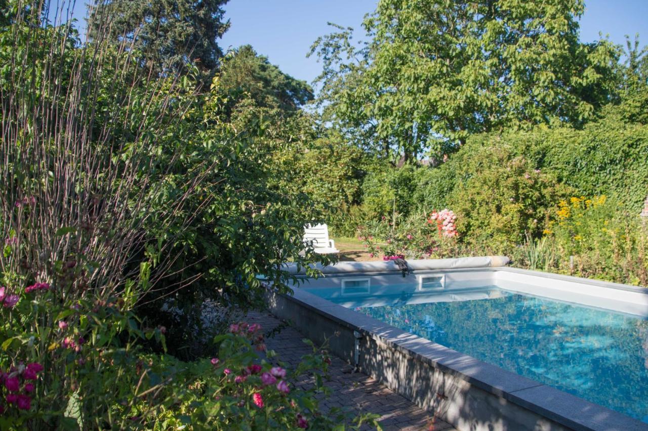 B And B Comme Chez Soi La Hestre Bagian luar foto