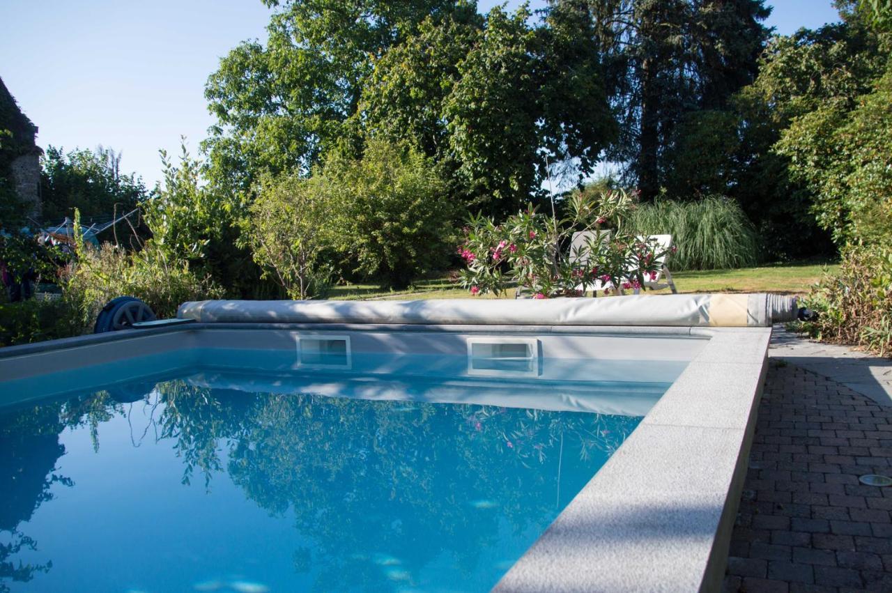 B And B Comme Chez Soi La Hestre Bagian luar foto
